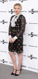 Chloë Grace Moretz feet photo thumbnail