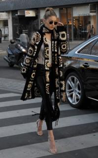 Gigi Hadid feet photo thumbnail