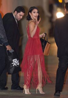 Vanessa Hudgens feet photo thumbnail