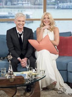 Holly Willoughby feet photo thumbnail