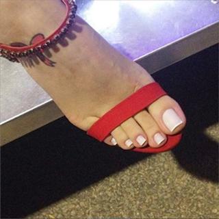 Jaqueline Mello feet photo thumbnail