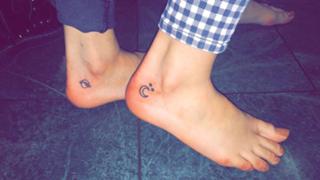 Bella Thorne feet photo thumbnail