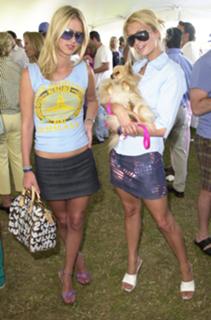 Paris Hilton feet photo thumbnail