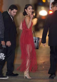 Vanessa Hudgens feet photo thumbnail
