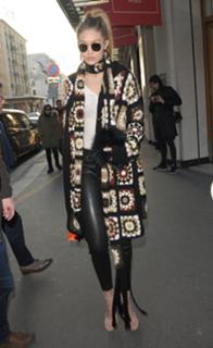 Gigi Hadid feet photo thumbnail