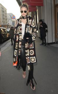 Gigi Hadid feet photo thumbnail