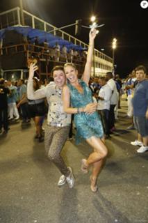 Adriane Galisteu feet photo thumbnail
