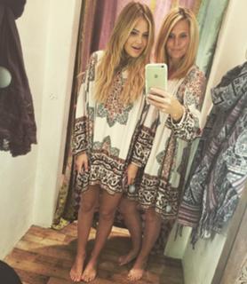 Olivia Holt feet photo thumbnail