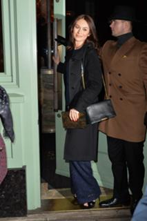 Olga Kurylenko feet photo thumbnail