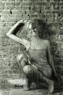 Sonya Kraus feet photo thumbnail