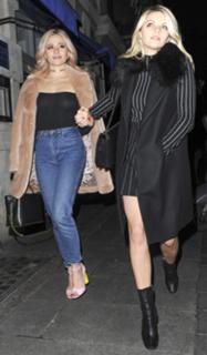 Pixie Lott feet photo thumbnail