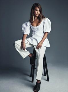 Jessica Alba feet photo thumbnail