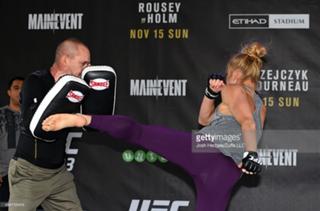 Holly Holm feet photo thumbnail