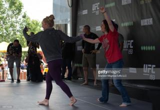 Holly Holm feet photo thumbnail