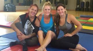 Holly Holm feet photo thumbnail
