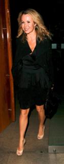 Amanda Holden feet photo thumbnail