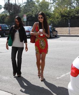 Jordana Brewster feet photo thumbnail