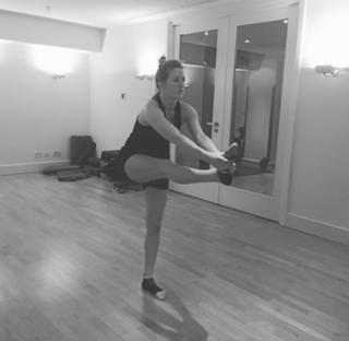 Ellie Goulding feet photo thumbnail