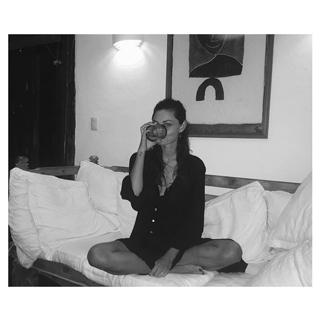 Phoebe Tonkin feet photo thumbnail
