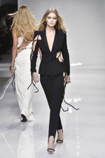 Gigi Hadid feet photo thumbnail