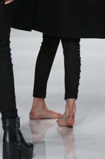 Gigi Hadid feet photo thumbnail