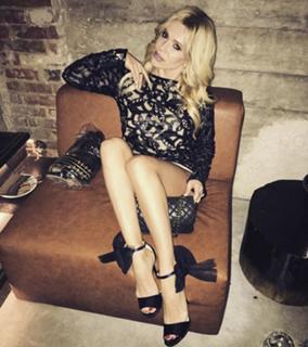 Dorota Rabczewska feet photo thumbnail