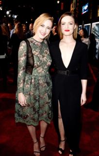 Rachel Brosnahan feet photo thumbnail