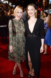 Rachel Brosnahan feet photo thumbnail