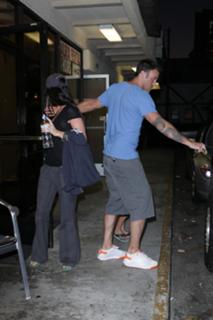 Megan Fox feet photo thumbnail