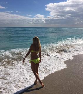 Vera Brezhneva feet photo thumbnail
