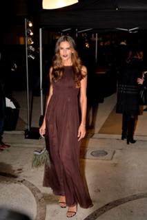 Izabel Goulart feet photo thumbnail