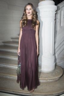 Izabel Goulart feet photo thumbnail