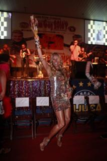 Adriane Galisteu feet photo thumbnail