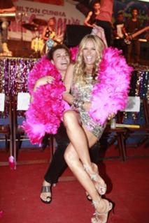 Adriane Galisteu feet photo thumbnail