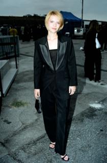 Claire Danes feet photo thumbnail