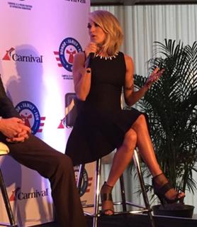 Carrie Underwood feet photo thumbnail