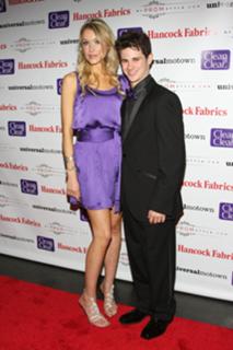 Katrina Bowden feet photo thumbnail