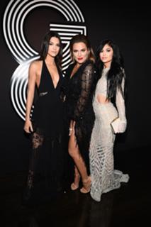 Khloé Kardashian feet photo thumbnail