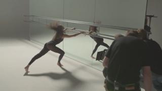 Zoe Saldana feet photo thumbnail