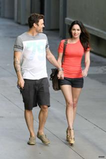 Megan Fox feet photo thumbnail