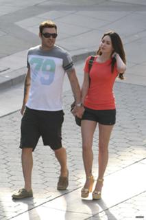 Megan Fox feet photo thumbnail