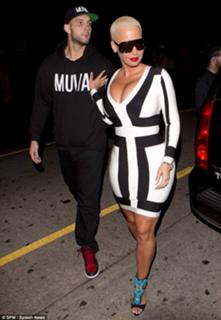 Amber Rose feet photo thumbnail