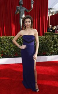 Sarah Hyland feet photo thumbnail
