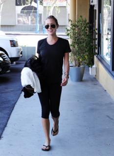 Kristin Cavallari feet photo thumbnail