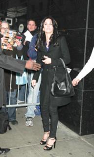 Courteney Cox feet photo thumbnail