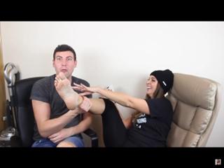 Gabbie Hanna feet photo thumbnail