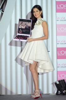 Katrina Kaif feet photo thumbnail