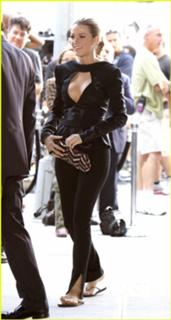 Blake Lively feet photo thumbnail