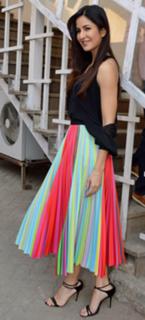 Katrina Kaif feet photo thumbnail