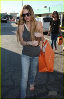 Lindsay Lohan feet photo thumbnail